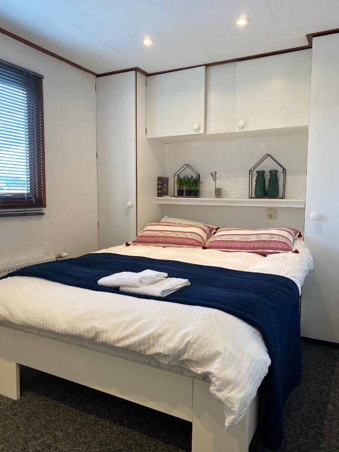 C'Est La Vie Houseboat 호텔 Nederhorst den Berg 외부 사진