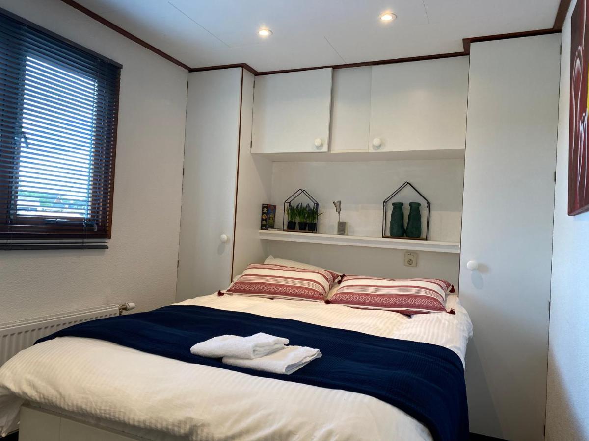 C'Est La Vie Houseboat 호텔 Nederhorst den Berg 외부 사진