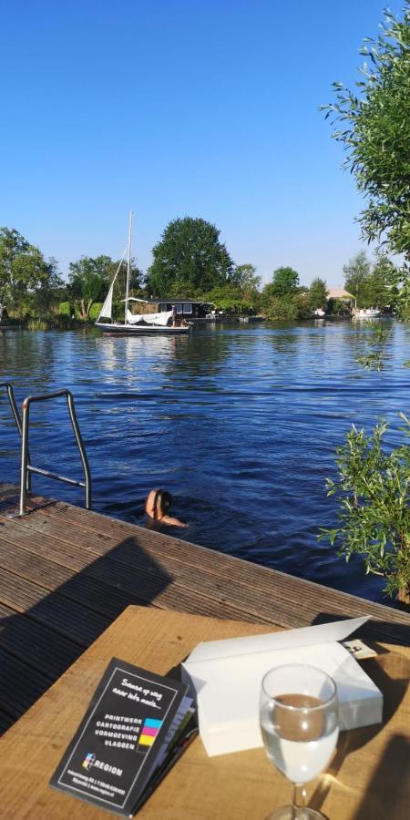 C'Est La Vie Houseboat 호텔 Nederhorst den Berg 외부 사진